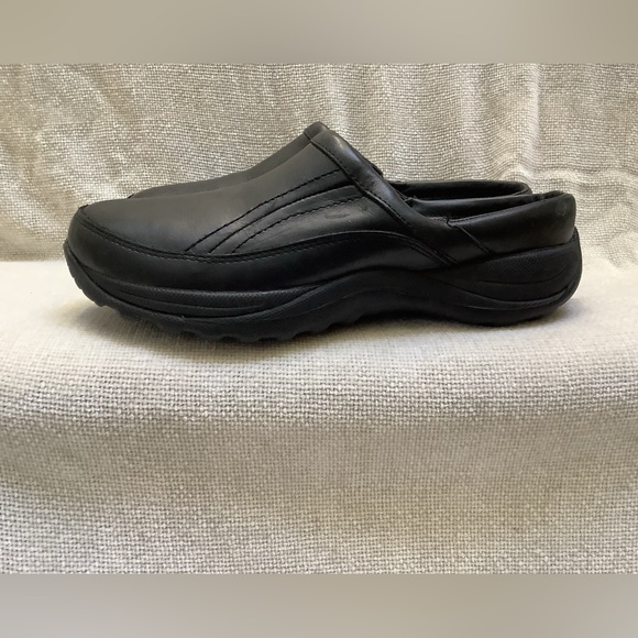 L.L. Bean Moc Mule Slide Shoe-Black Leather-8.5 Medium-Very Good Condition - Picture 2 of 13